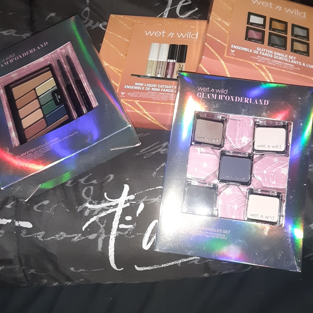 Huge wet n wild bundle